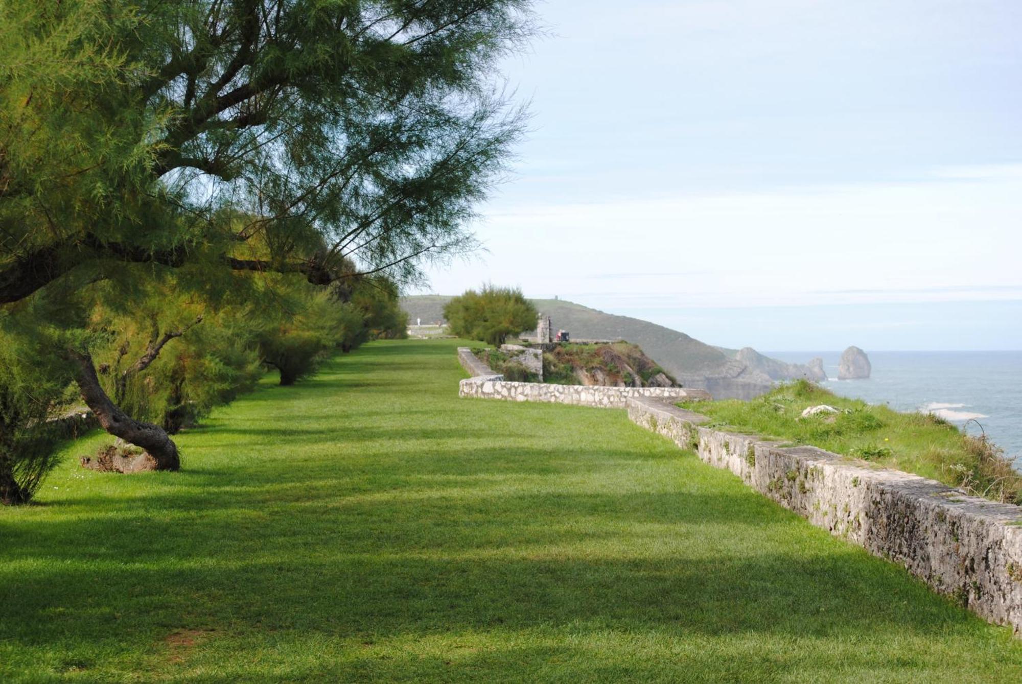 Camping Rio Puron Hotel Llanes Exterior photo